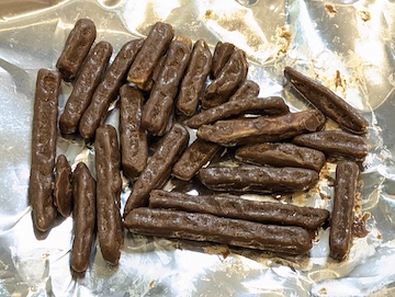 紅はるかのおいもチップスと芋けんぴチョコ（ファミマのお芋掘り2025年